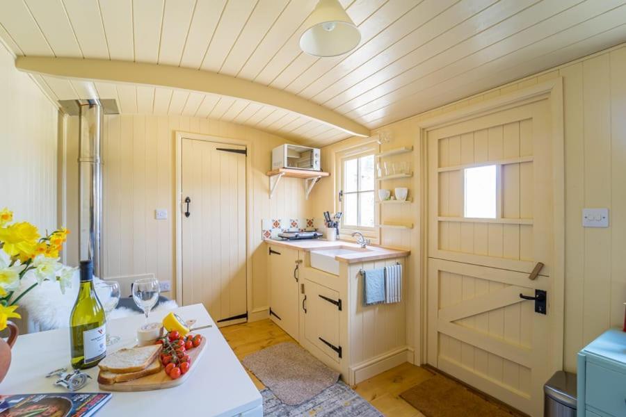 Villa The Baytree Shepherds Hut Stonehouse  Exterior foto
